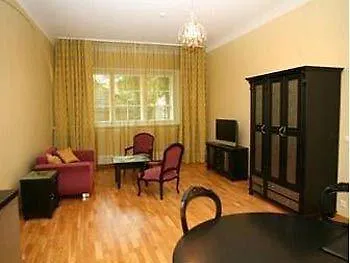 Cozy In Old Town Apartment *