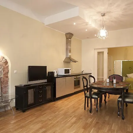 Cozy In Old Town Apartment