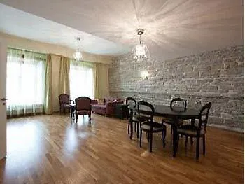 Cozy In Old Town Apartment